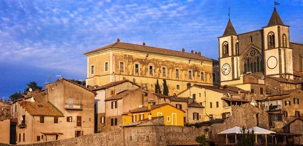 San Martino al Cimino - medeltida stad i provinsen Viterbo, Italien — Stockfoto