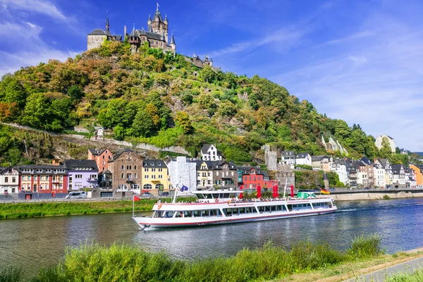 Romantiska flodkryssningar över Rhein. Tyskland — Stockfoto