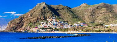 Tenerife 'nin en iyi yerleri San Andres köyü manzaralı Las Teresitas. İspanya 'nın Kanarya Adaları