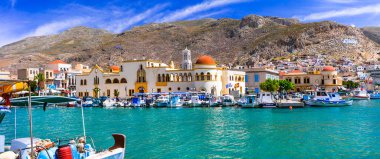 Güzel Yunan adaları - otantik güzellikteki manzaralı Kalymnos. Pothia başkenti ve limanı. Dodekanese, Yunanistan 2019