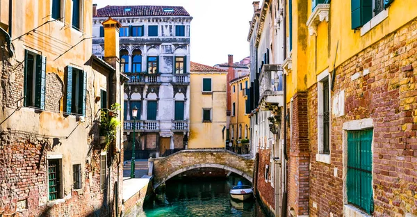 浪漫的威尼斯运河 街道狭窄 意大利威尼斯美丽的小镇 — 图库照片