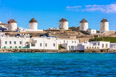 Geleneksel Yunan yel değirmenleri. Mykonos Adası, Cyclades. Yunanistan seyahat ve simgeler