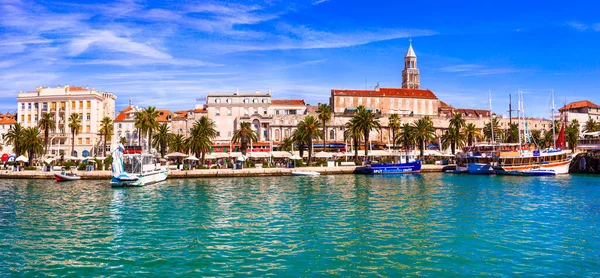 Split Centrum Marine Met Toeristische Boten Populaire Cruise Toeristische Bestemming — Stockfoto