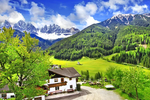 Paisaje alpino - Dolomitas, Val di funes —  Fotos de Stock