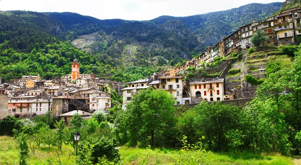 Tende - hermoso pueblo medieval en la frontera Francia Italia —  Fotos de Stock