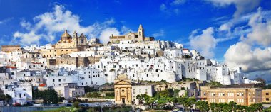 Ostuni Puglia, İtalya güzel beyaz şehir panoraması