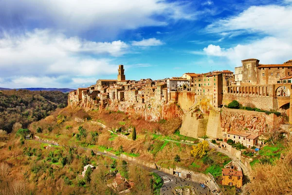 Impresionante ciudad o rocas- Pitigliano, Toscana, Italia — Foto de Stock