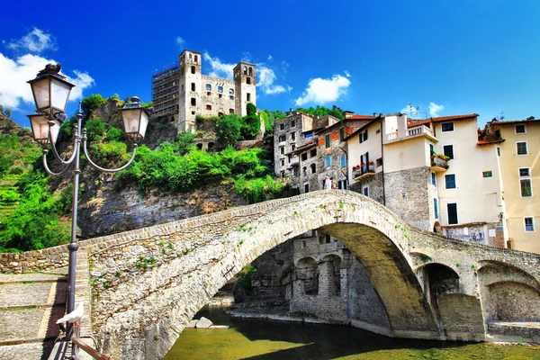 Krásné středověké vesnice z Itálie - Dolceaqua (Ligurie) — Stock fotografie