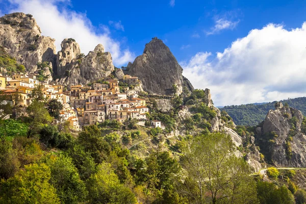 Castelmezzano-гірського села. Італія, провінції Базиліката — стокове фото