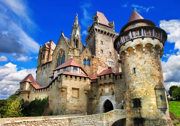 Belo castelo medieval Kreuzenstein, Áustria — Fotografia de Stock