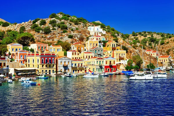 Férias em belas ilhas gregas, Symi — Fotografia de Stock