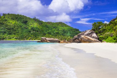 beyaz kumlu plajları Seychelles adaları