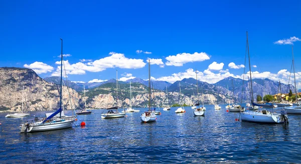 Malebné Lago di Garda, severně od Itálie — Stock fotografie