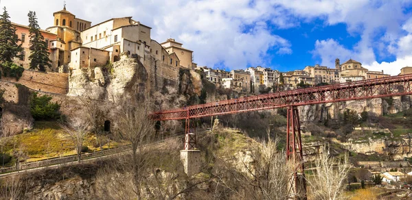 Cuenca-kota abad pertengahan tergantung pada batu, Spanyol — Stok Foto