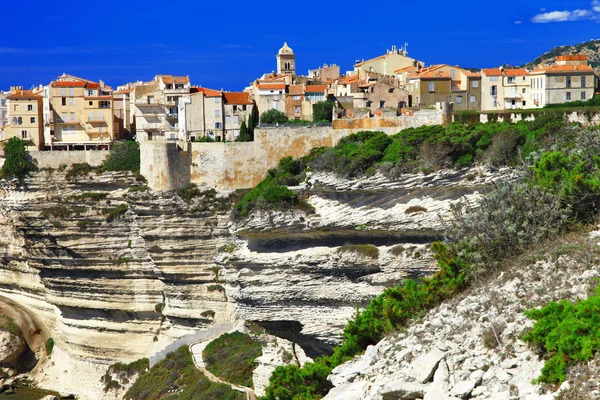 Bonifacio - jedinečné město na skalách na Korsice — Stock fotografie