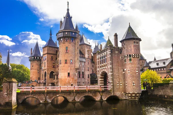 Schloss auf dem Wasser - Märchenschloss de haar — Stockfoto