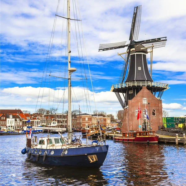 Holanda, canais de Haarlem . — Fotografia de Stock