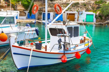 balıkçı teknesi Milos island, Yunanistan