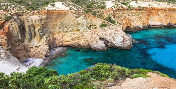Praias bonitas de Greece - Tsigrado, ilha de Milos — Fotografia de Stock