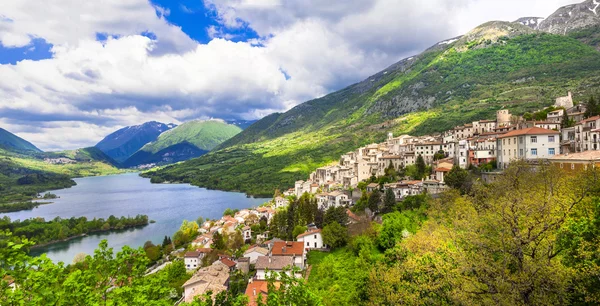 Vista lago di Barrea — Foto Stock