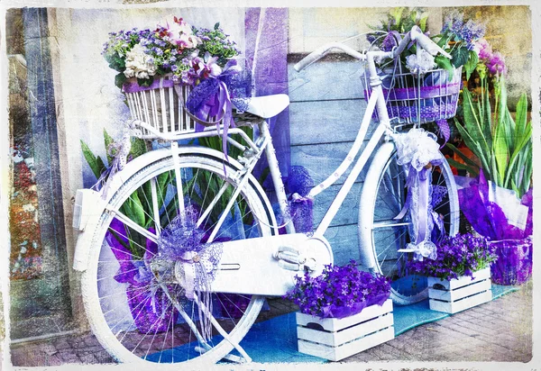 Винтажный цветочный велосипед - художественная картина — стоковое фото