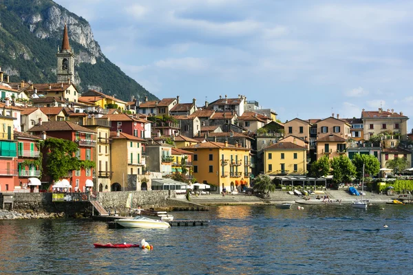 Doğal Lago di Como - Varenna Köyü, kuzeyinde İtalya — Stok fotoğraf