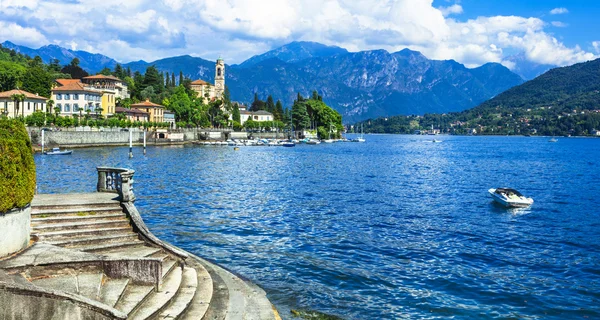 Vacaciones en Italia - hermosos pueblos de Lago di Como, Tremezzi — Foto de Stock