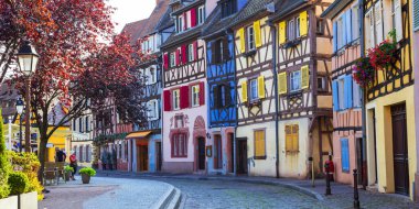 Colmar Eski Kasabasında Geleneksel Çadırlı Renkli Yarı Keresteli Evlerin Manzarası Eski Dünya Estetik Alsace Fransa Seyahati