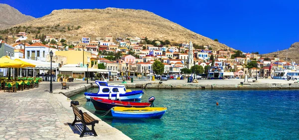 Barvy řady Řecko - krásný ostrov Chalki (Jižní Sporady) — Stock fotografie