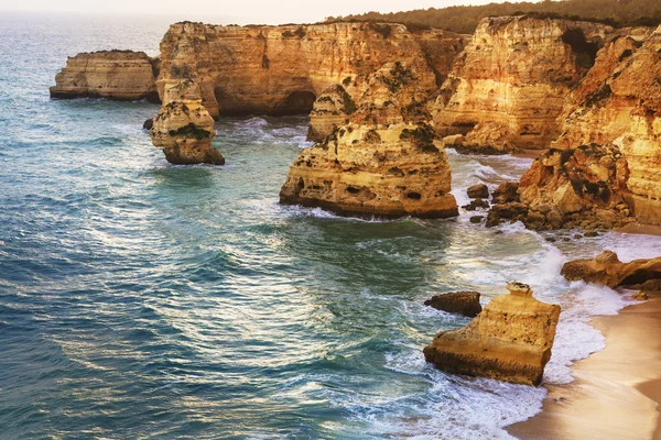 Gyllene klipporna i Algarve — Stockfoto