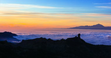 gün batımı, Gran canaria ada üzerinde etkileyici Roque Nublo