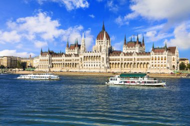 Budapeşte - Parlamento ile görünüm