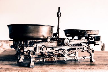 eski antika ağırlık ölçü ve tartı mutfak eşyaları