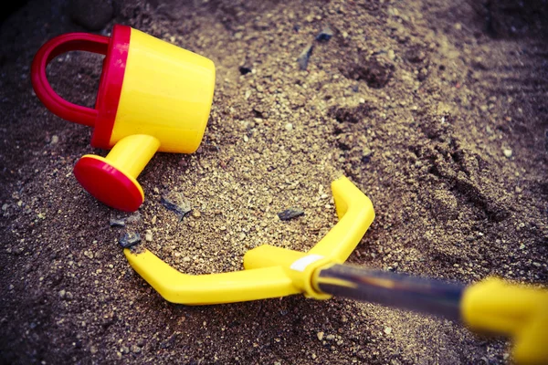 Giocattoli per bambini sulla sabbia o sulla spiaggia — Foto Stock