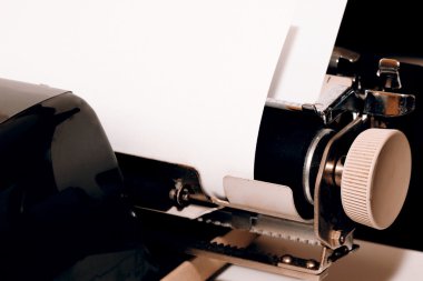 Eski Daktilo boş kağıt