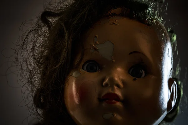 Cabeza de muñeca de miedo beatiful como de la película de terror —  Fotos de Stock