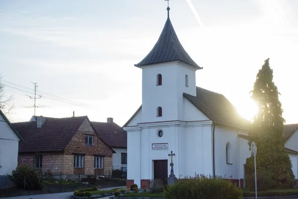 Kyrka på kvällen — Stockfoto