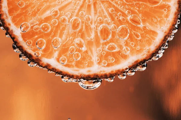 Lime in the bubbles — Stock Photo, Image