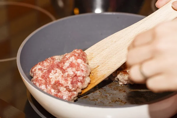 Making burger — Stock Photo, Image