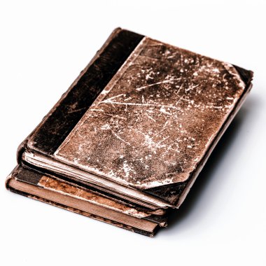 Güzel eski iki kitap closeup beyaz zemin üzerine