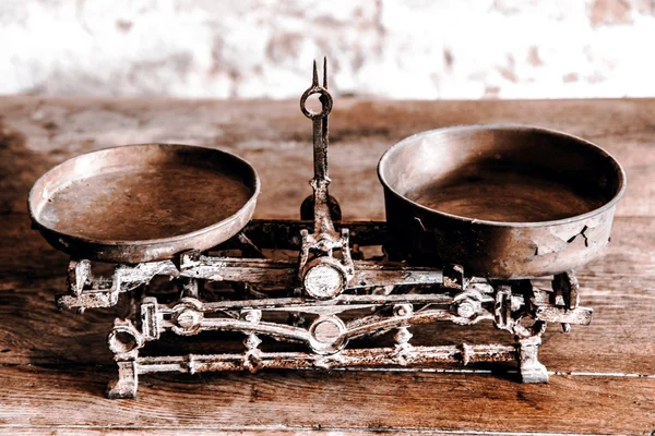 Antiguo peso antiguo medición y artículos de cocina pesaje Imagen De Stock