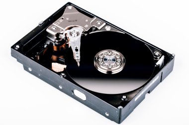 Disk sürücüsü beyaz arkaplanda izole edildi