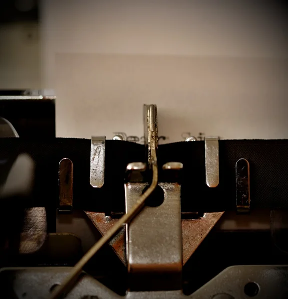 Testo Gentile Signore dattilografato su vecchia macchina da scrivere — Foto Stock