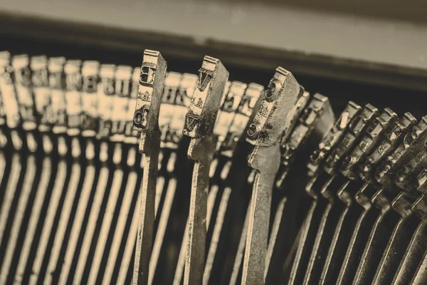 Nahaufnahme alter Schreibmaschinenbriefe — Stockfoto