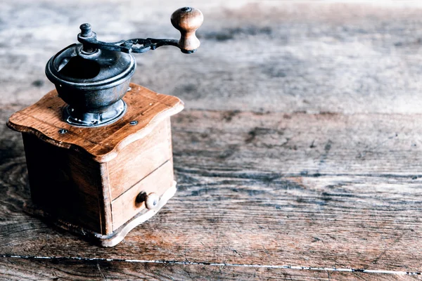 Vintage manual coffee grinder — Stock Photo, Image