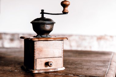 Vintage el ile kahve değirmeni