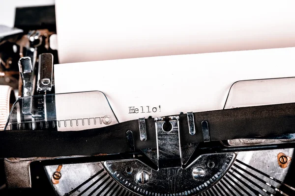 Papier in Schreibmaschine — Stockfoto