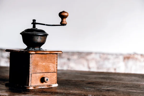 Vintage manual coffee grinder — Stock Photo, Image