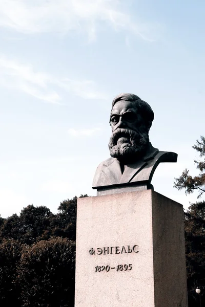 Άγαλμα του Ένγκελς — Φωτογραφία Αρχείου