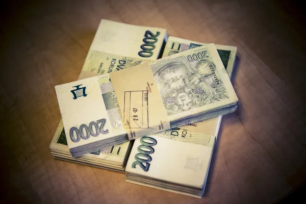 Balíček peněz - velké hromady bankovek — Stock fotografie